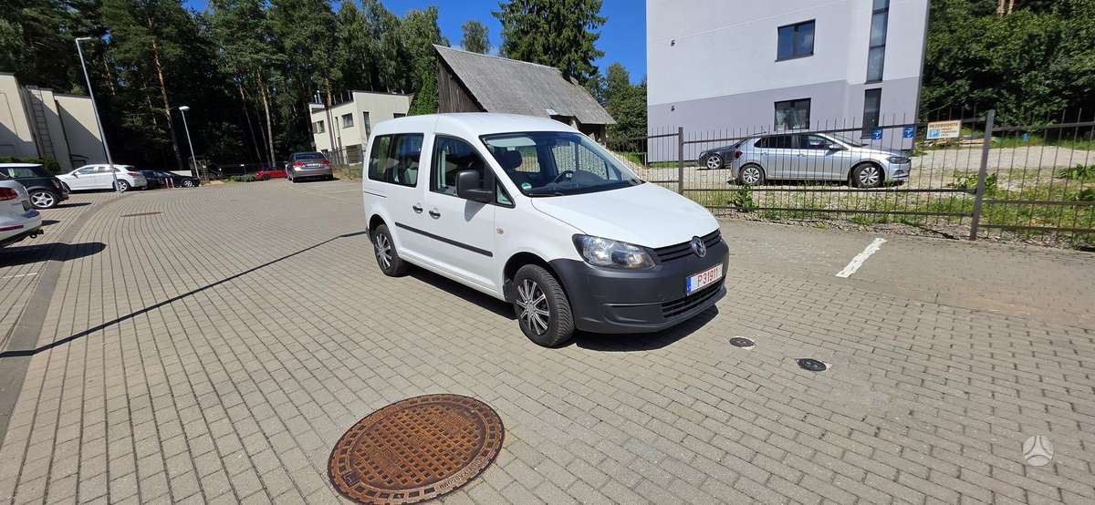 Volkswagen Caddy 2011 — rear view