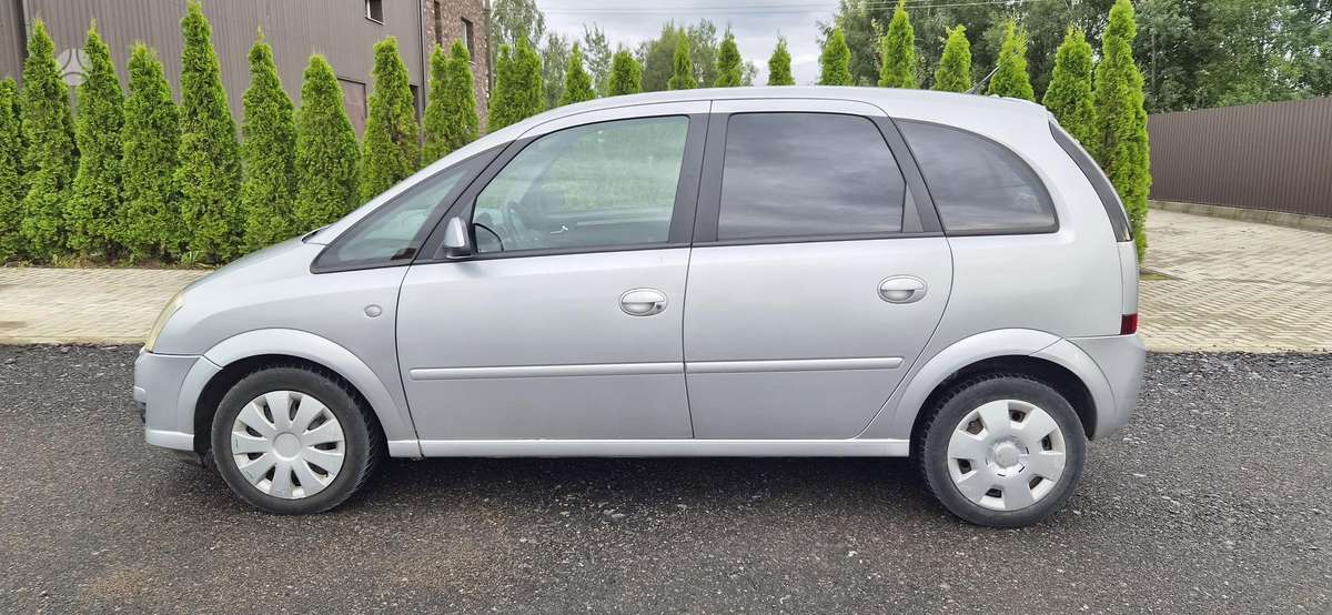 Opel Meriva 2007 — rear view
