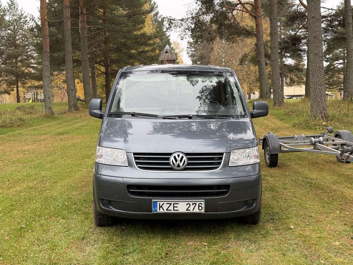 Volkswagen Multivan 2005 — rear view
