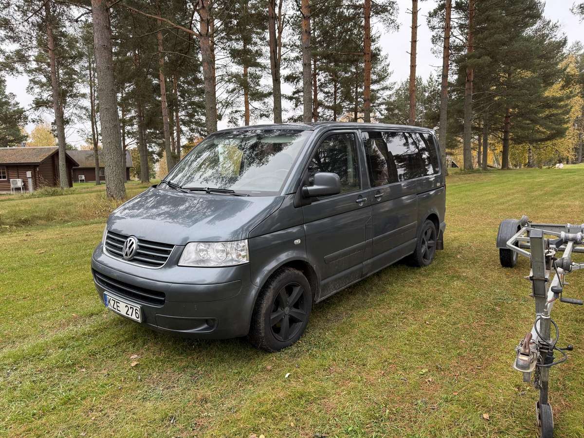 Volkswagen Multivan 2005 — interior