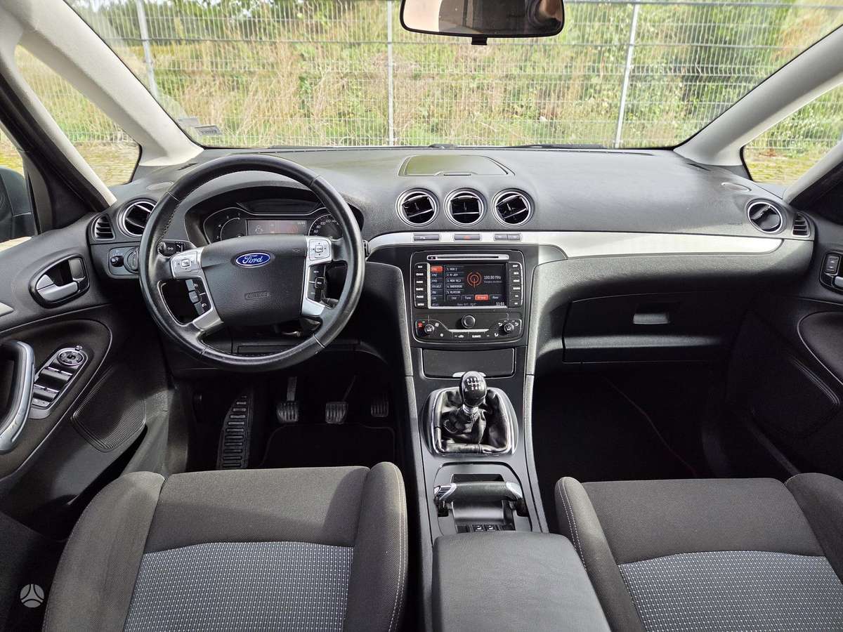 Ford S-MAX 2014 — салон