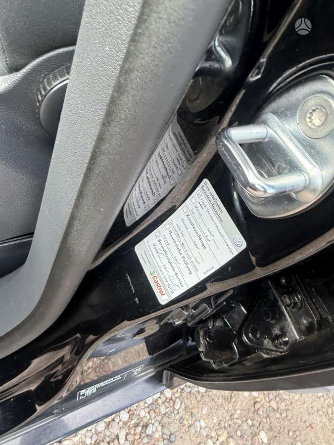Volkswagen Touran 2012 — photo 15