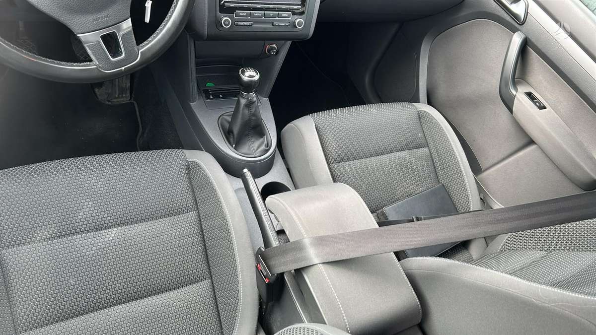 Volkswagen Touran 2012 — photo 25