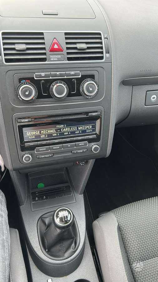 Volkswagen Touran 2012 — photo 27