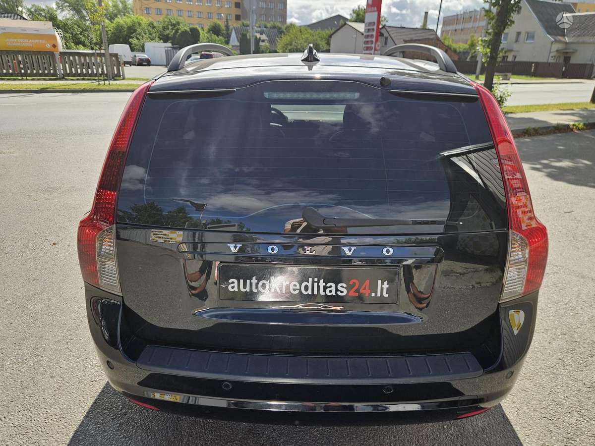 Volvo V50 2010 — photo 10