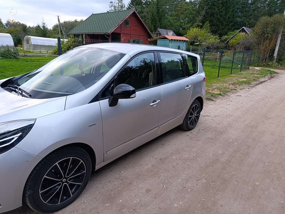 Renault Grand 2012 — engine 1598 cm³, 131 HP (96kW)