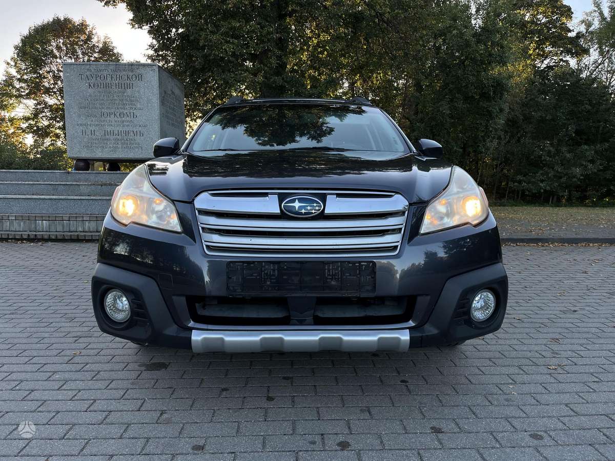 Subaru Outback 2013 — вигляд ззаду
