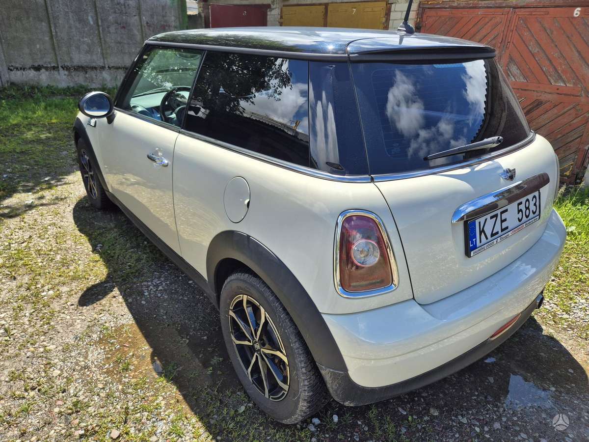 Mini Cooper 2009 — вигляд ззаду