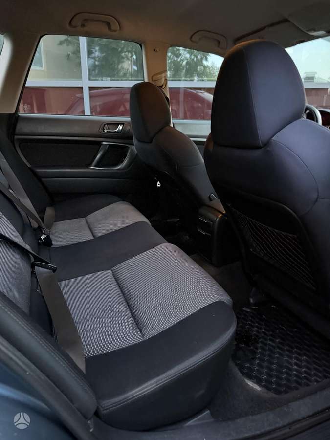 Subaru Legacy 2004 — photo 12