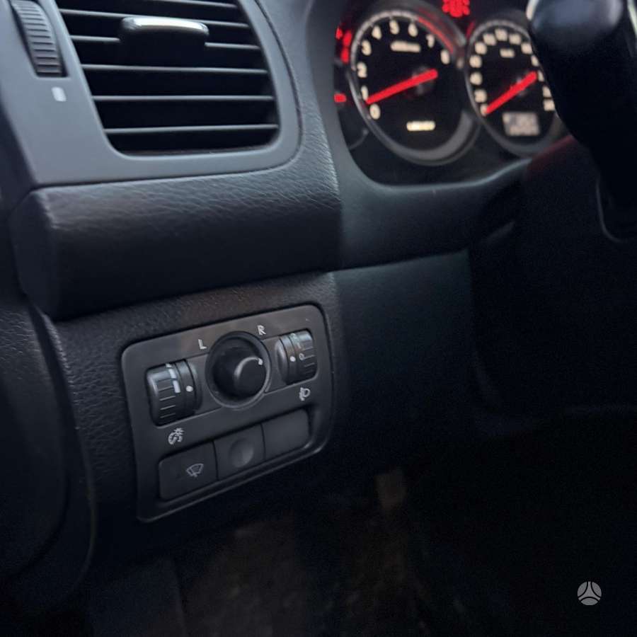 Subaru Legacy 2004 — photo 16