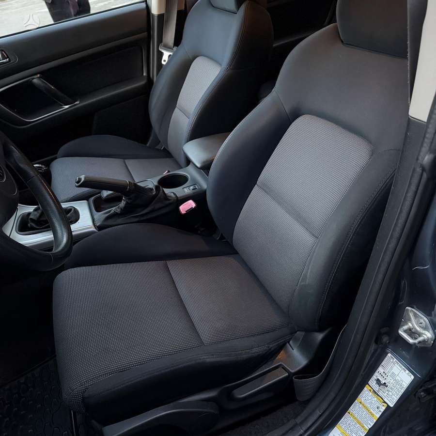 Subaru Legacy 2004 — photo 17