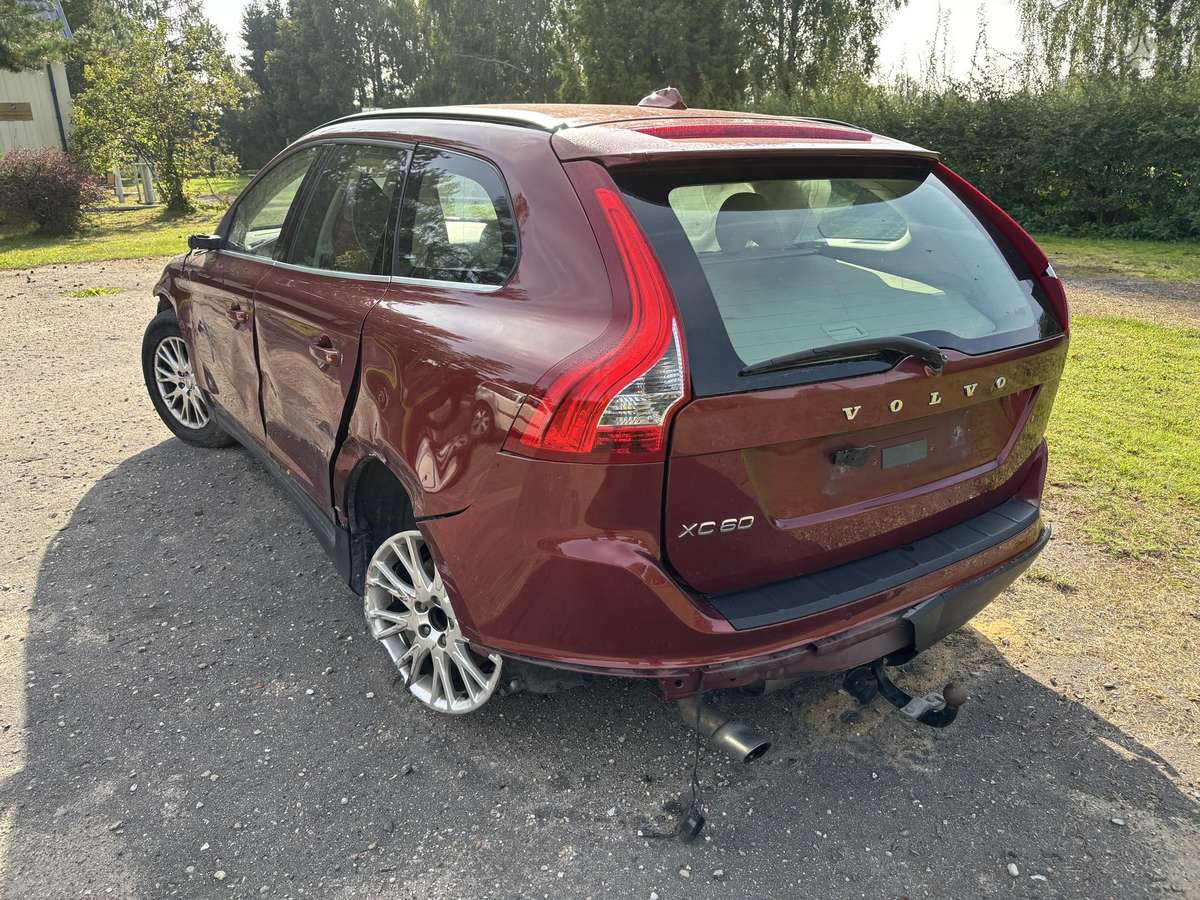 Volvo XC60 2009 — rear view