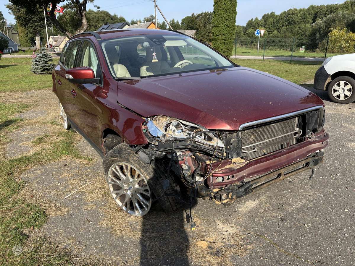Volvo XC60 2009 — engine 2400 cm³, 175 HP (129kW)
