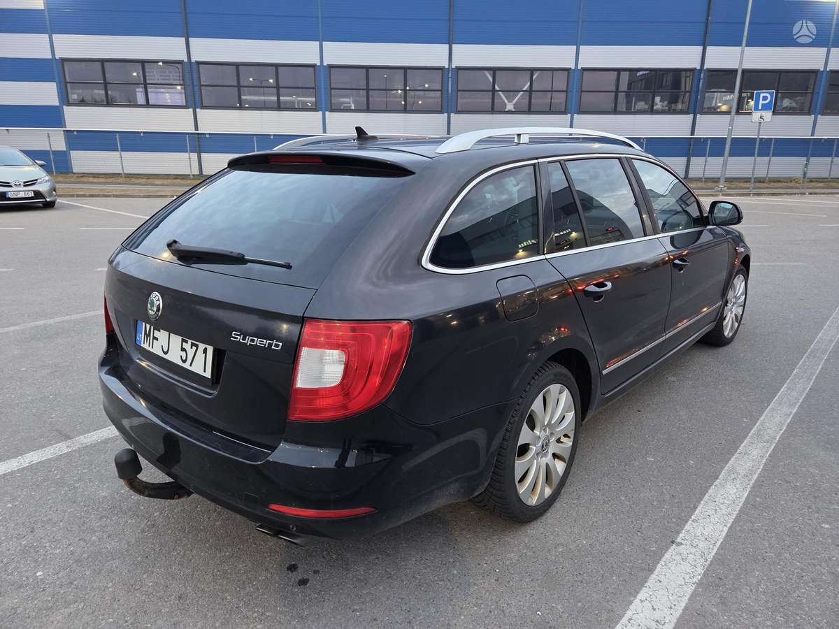 Skoda Superb 2012 — photo 14