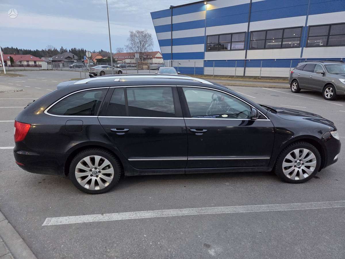 Skoda Superb 2012 — photo 15
