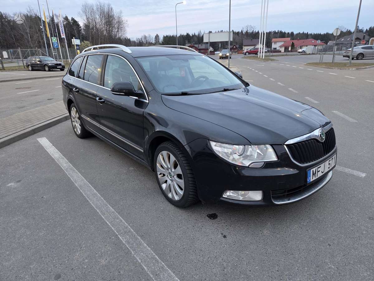 Skoda Superb 2012 — photo 16