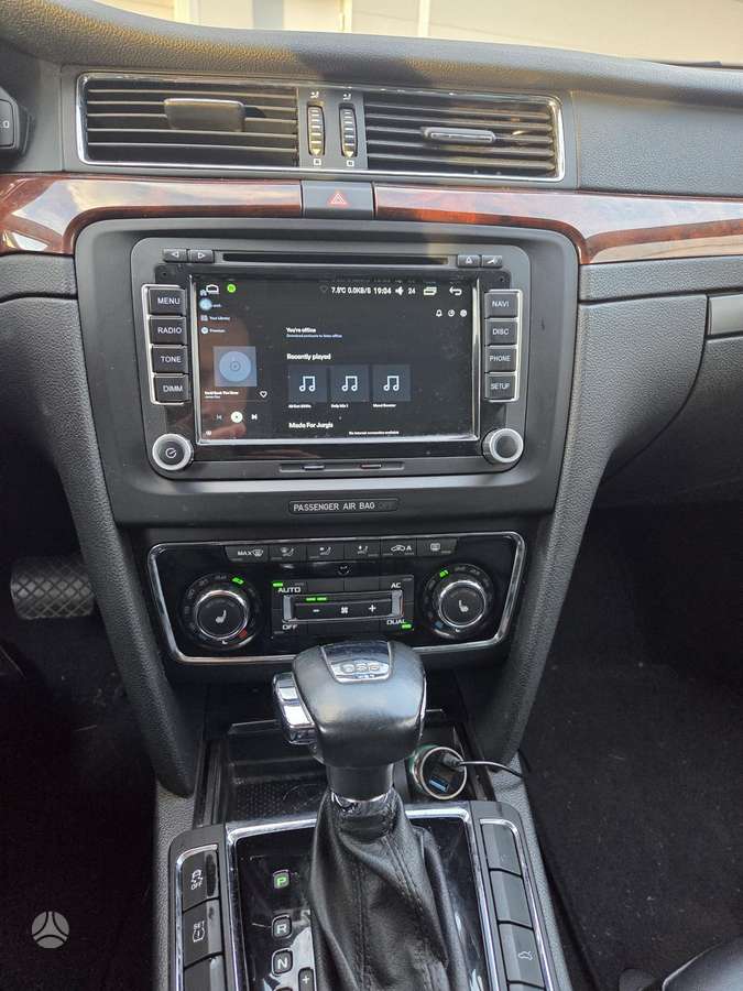 Skoda Superb 2012 — photo 22