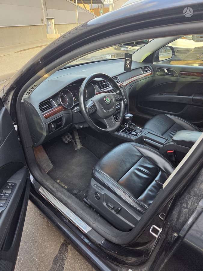 Skoda Superb 2012 — photo 23
