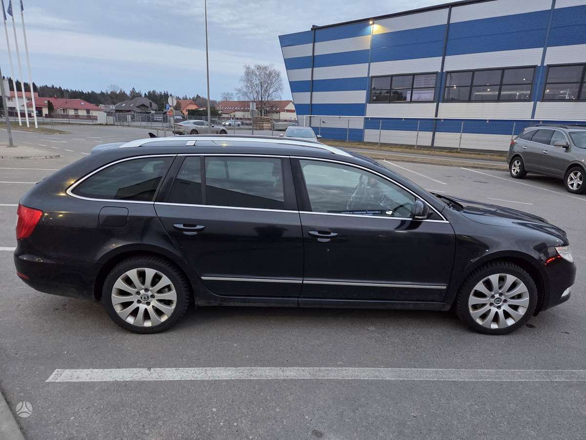 Skoda Superb 2012 — photo 9