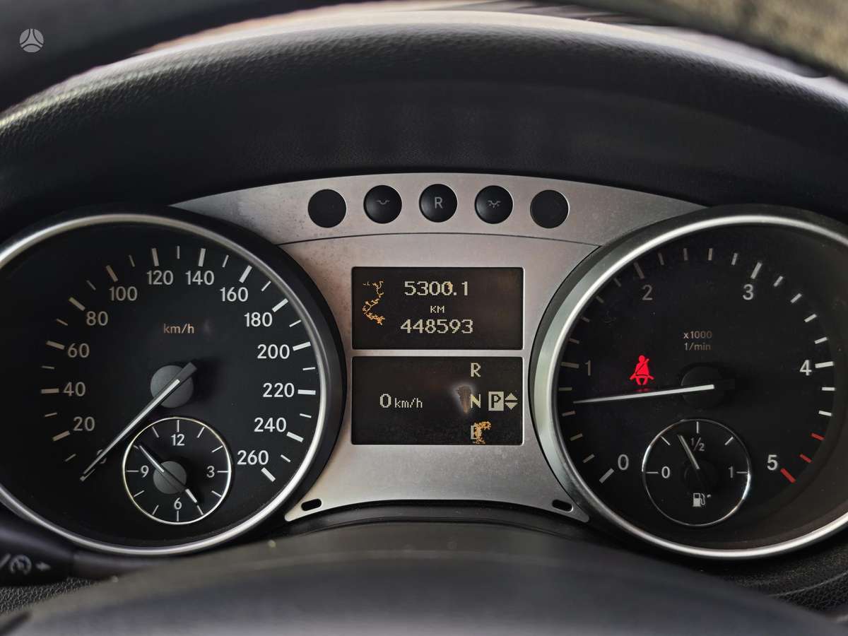 Mercedes-Benz ML320 2007 — photo 17