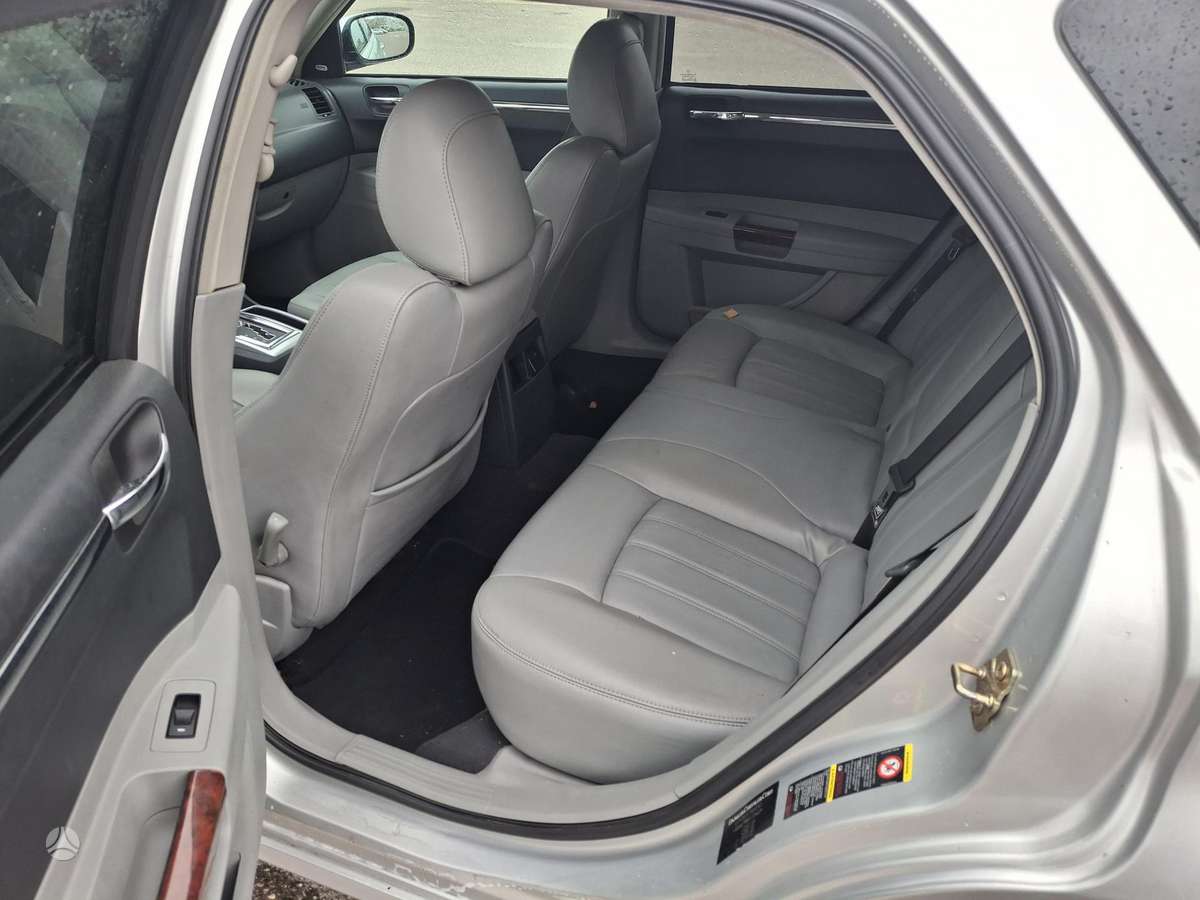 Chrysler 300C 2007 — photo 6