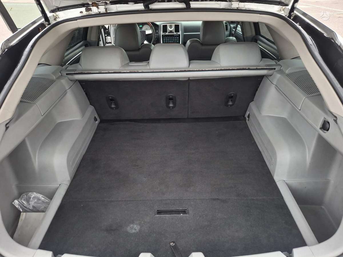 Chrysler 300C 2007 — photo 7