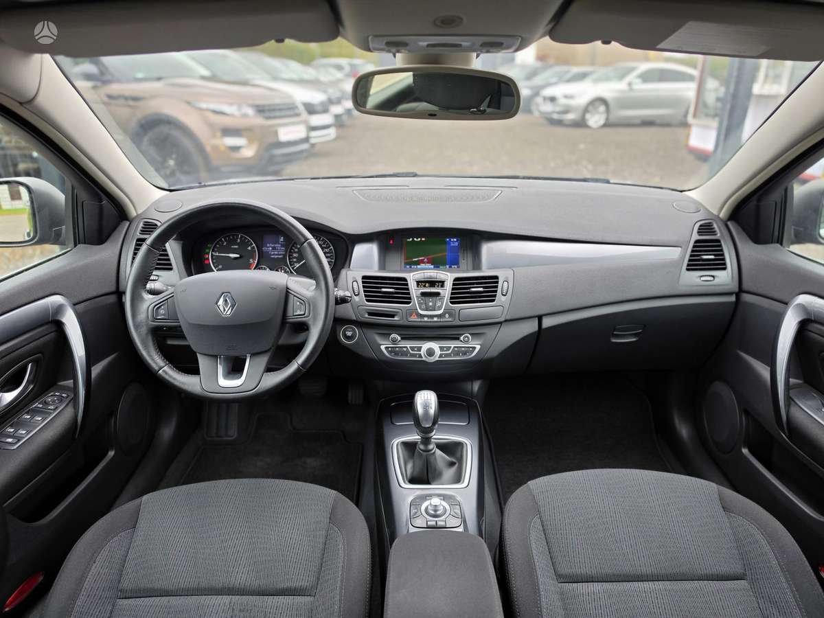 Renault Laguna 2010 — photo 15