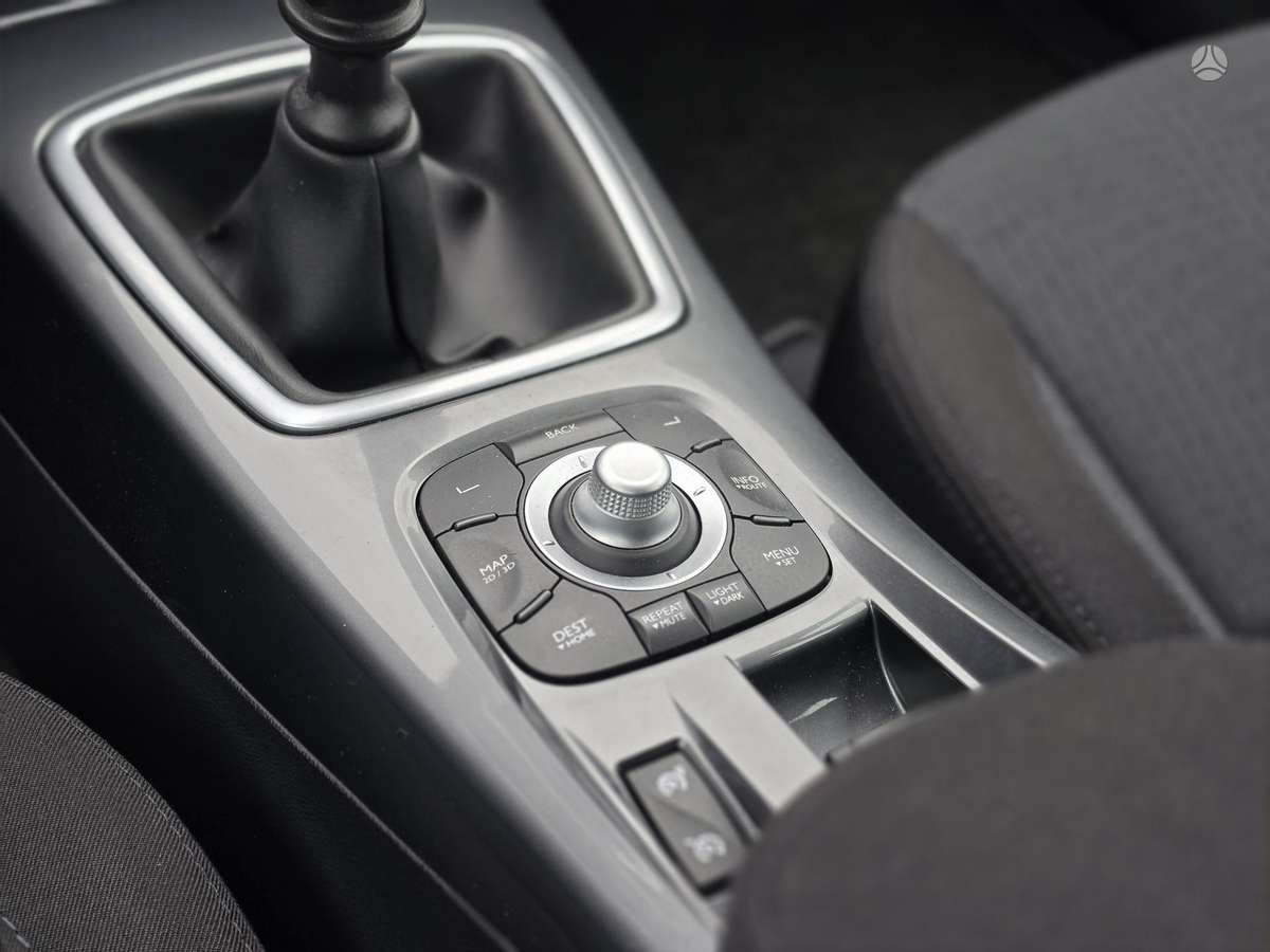 Renault Laguna 2010 — photo 25