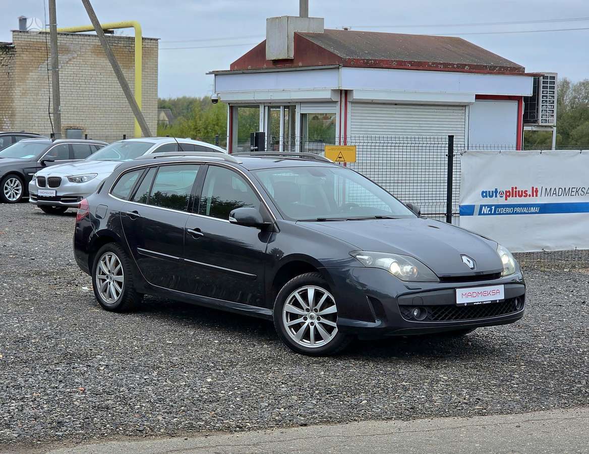 Renault Laguna 2010 — engine 1461 cm³, 110 HP (81kW)