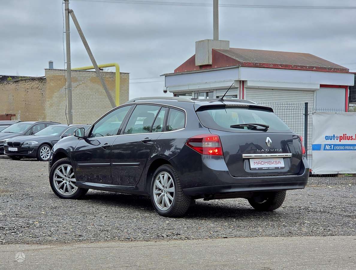 Renault Laguna 2010 — photo 9