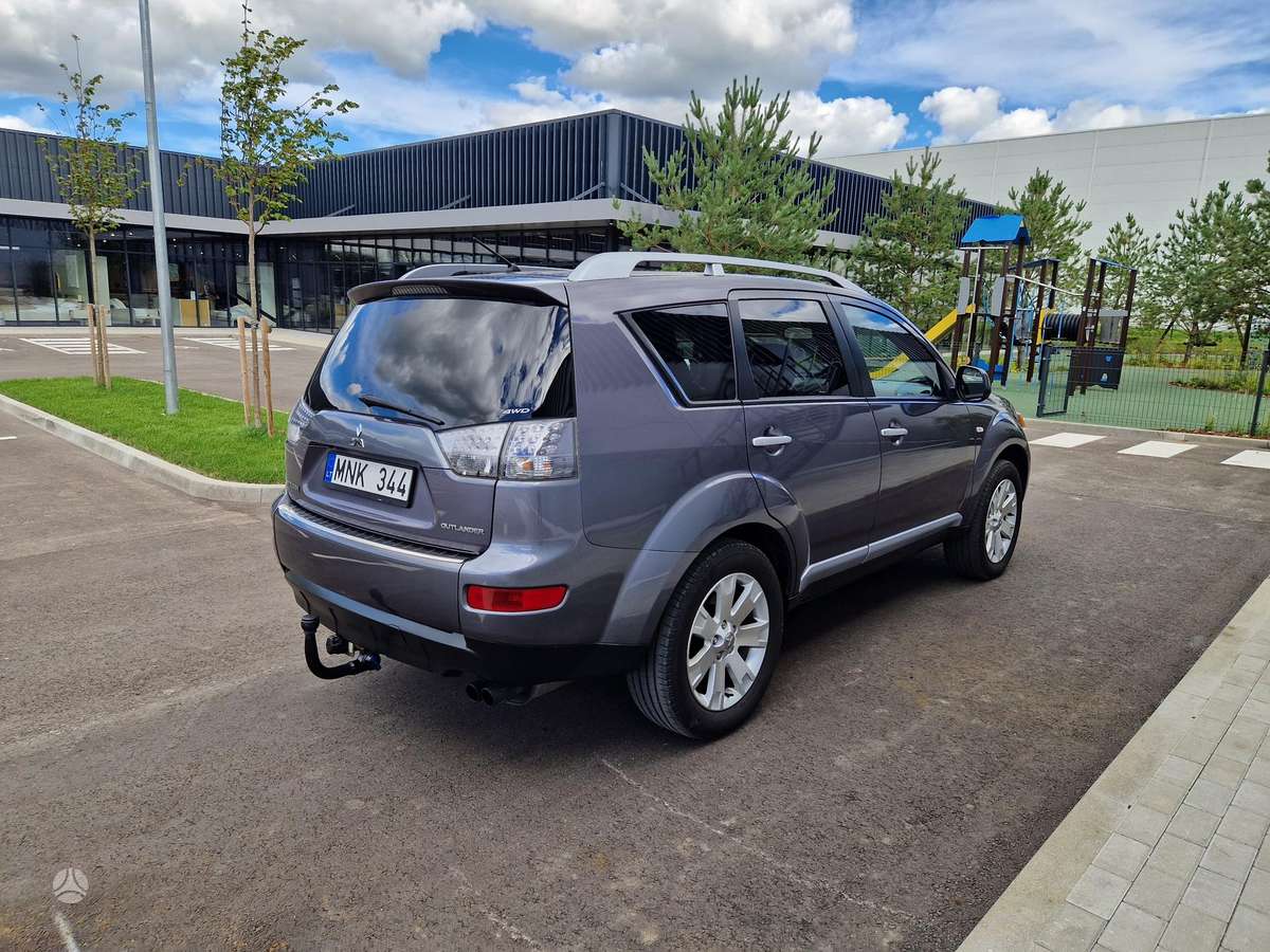 Mitsubishi Outlander 2008 — rear view