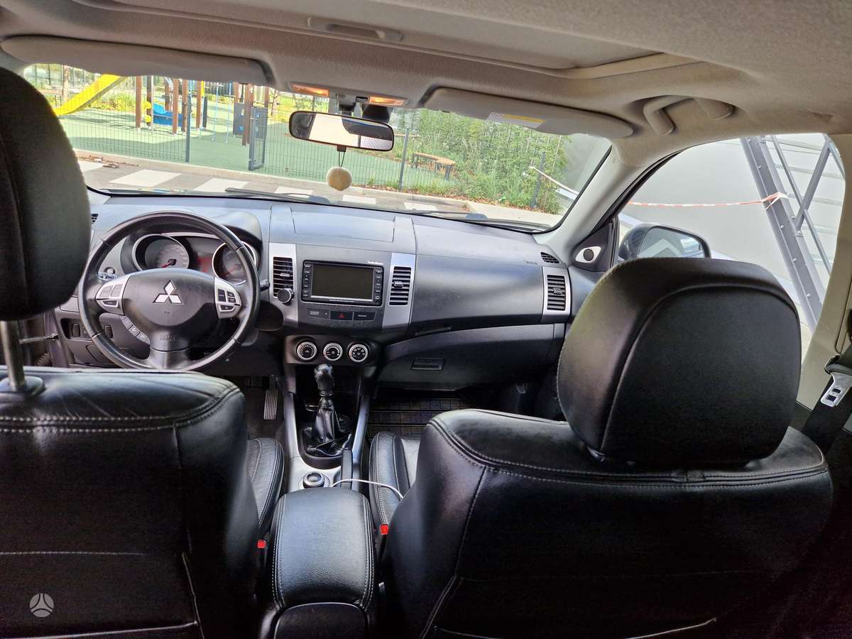 Mitsubishi Outlander 2008 — photo 9