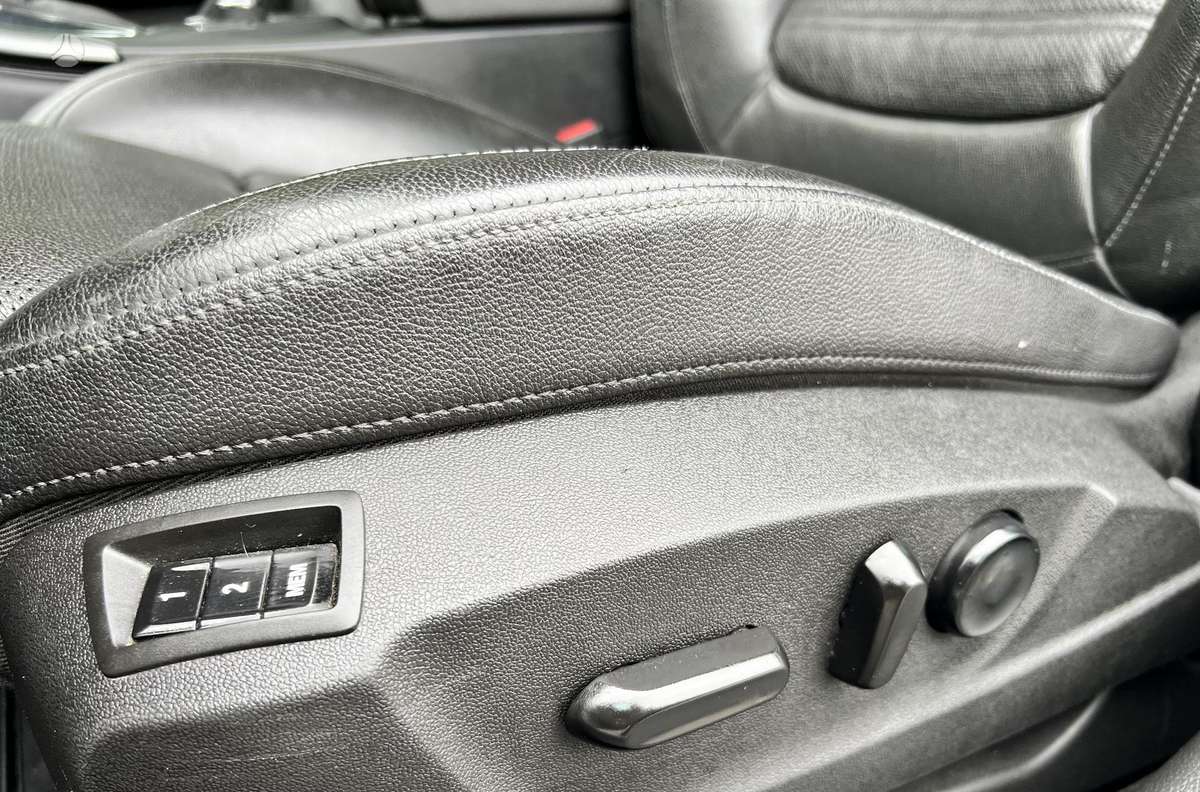 Opel Insignia 2012 — photo 14