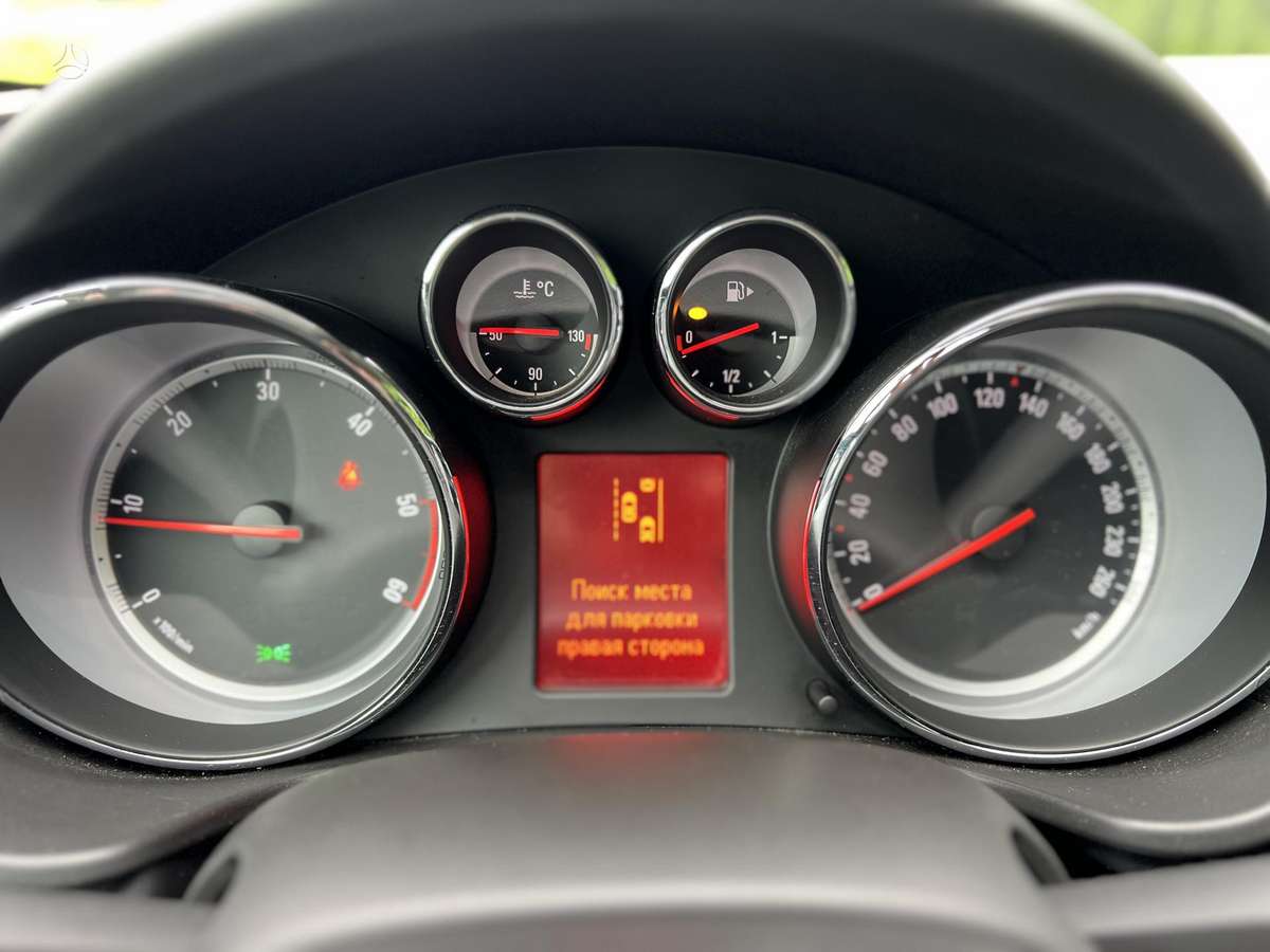 Opel Insignia 2012 — photo 31