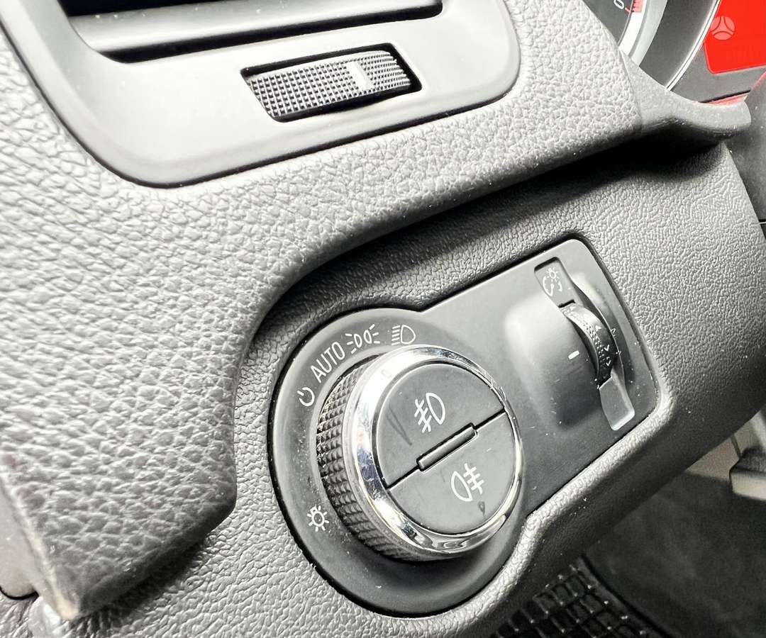 Opel Insignia 2012 — photo 33