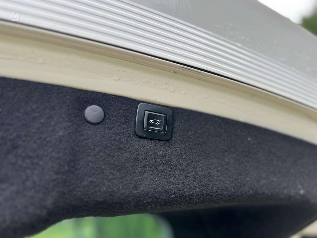 Opel Insignia 2012 — photo 34