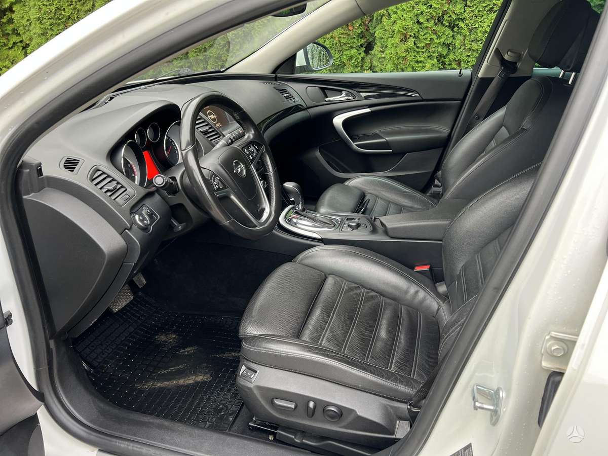 Opel Insignia 2012 — photo 7