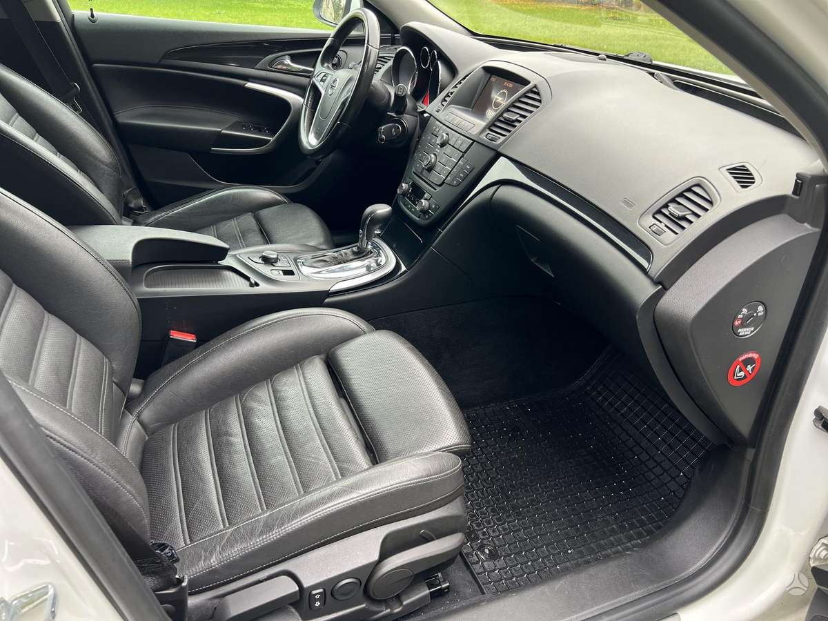 Opel Insignia 2012 — photo 8