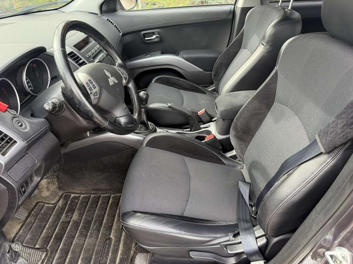 Mitsubishi Outlander 2009 — photo 9