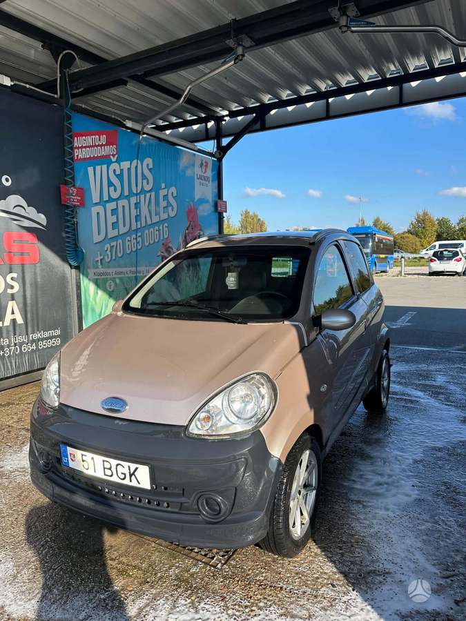 Microcar Mgo 2011 — rear view