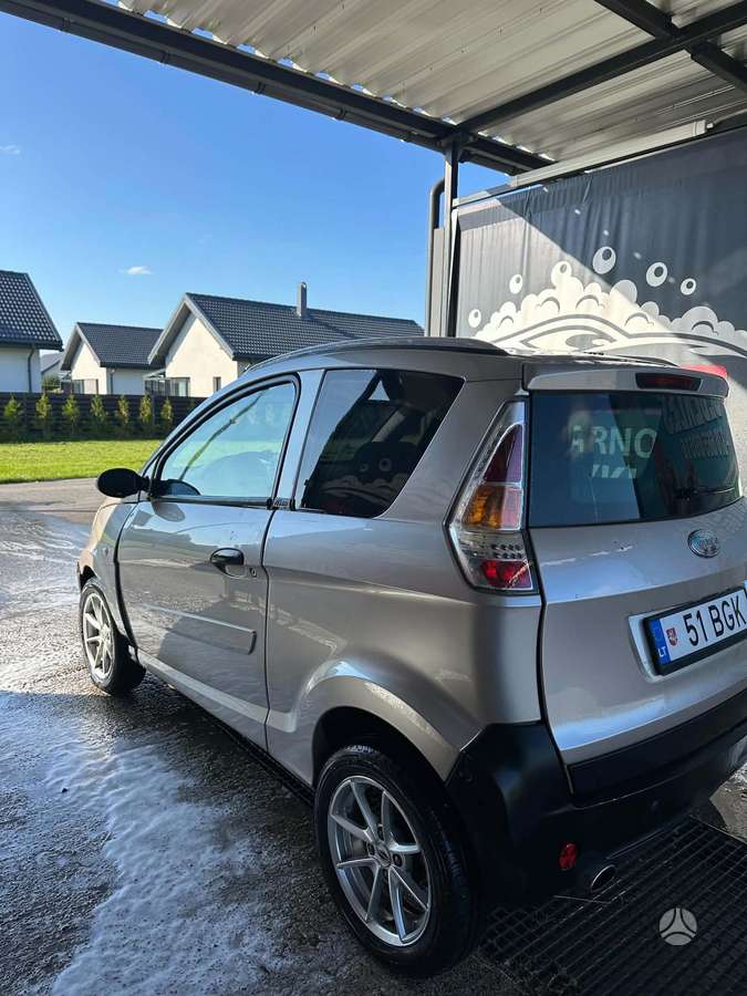 Microcar Mgo 2011 — engine 440 cm³, 5 HP (4kW)