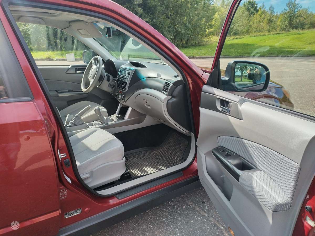 Subaru Forester 2011 — photo 6