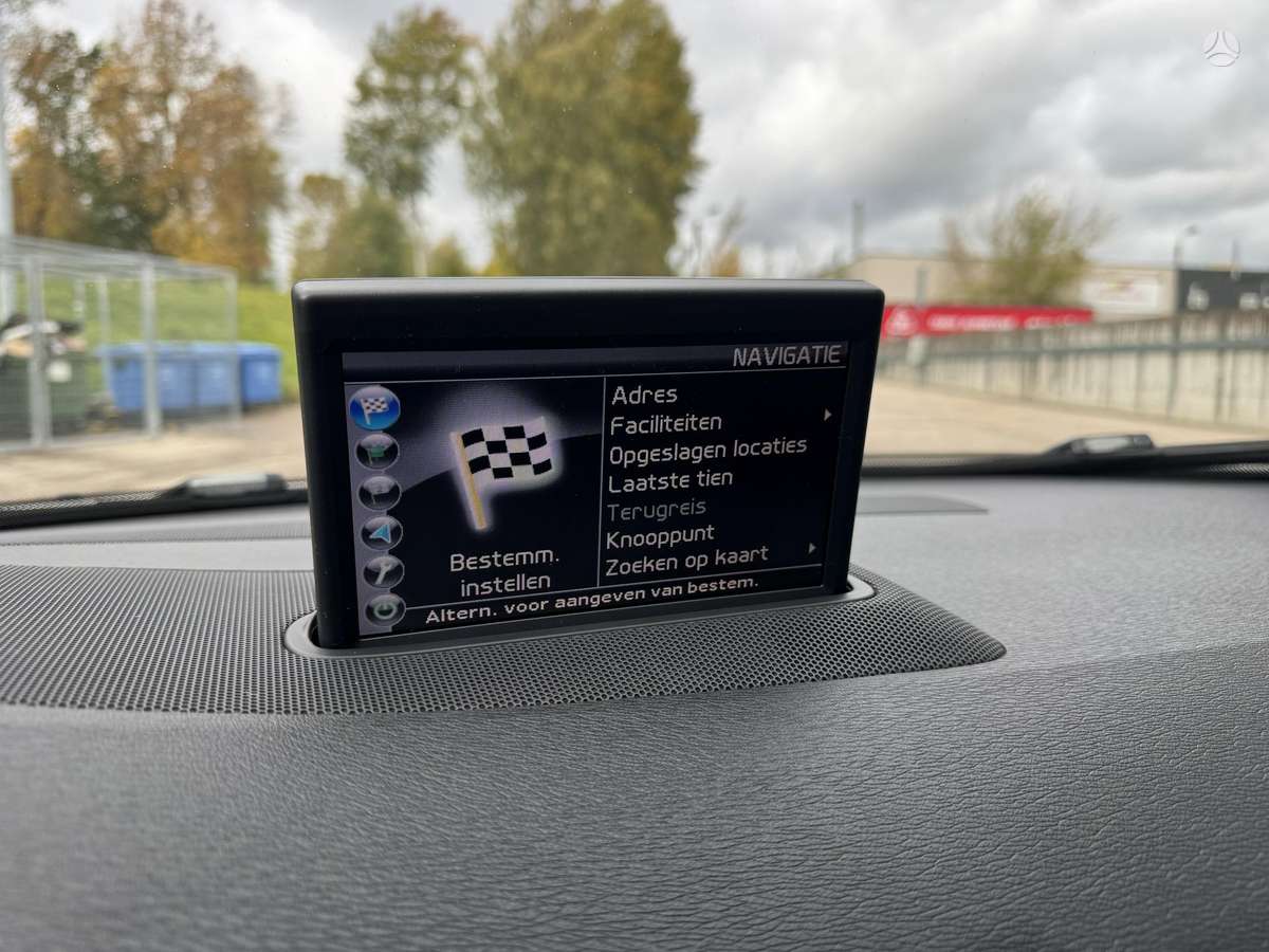 Volvo V70 2009 — photo 13