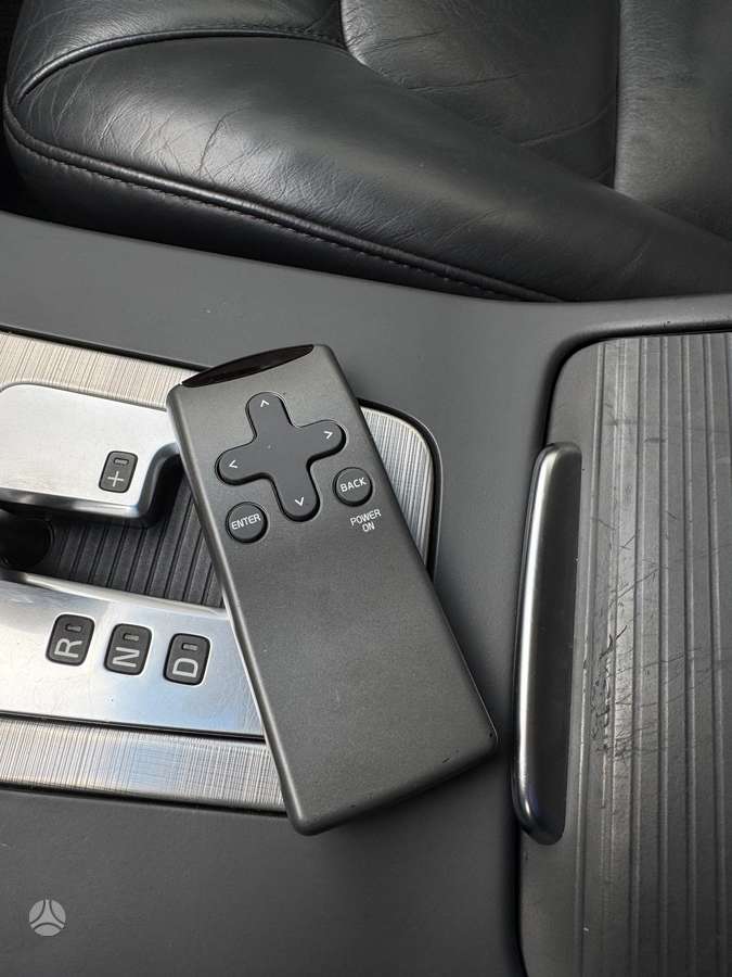 Volvo V70 2009 — photo 18