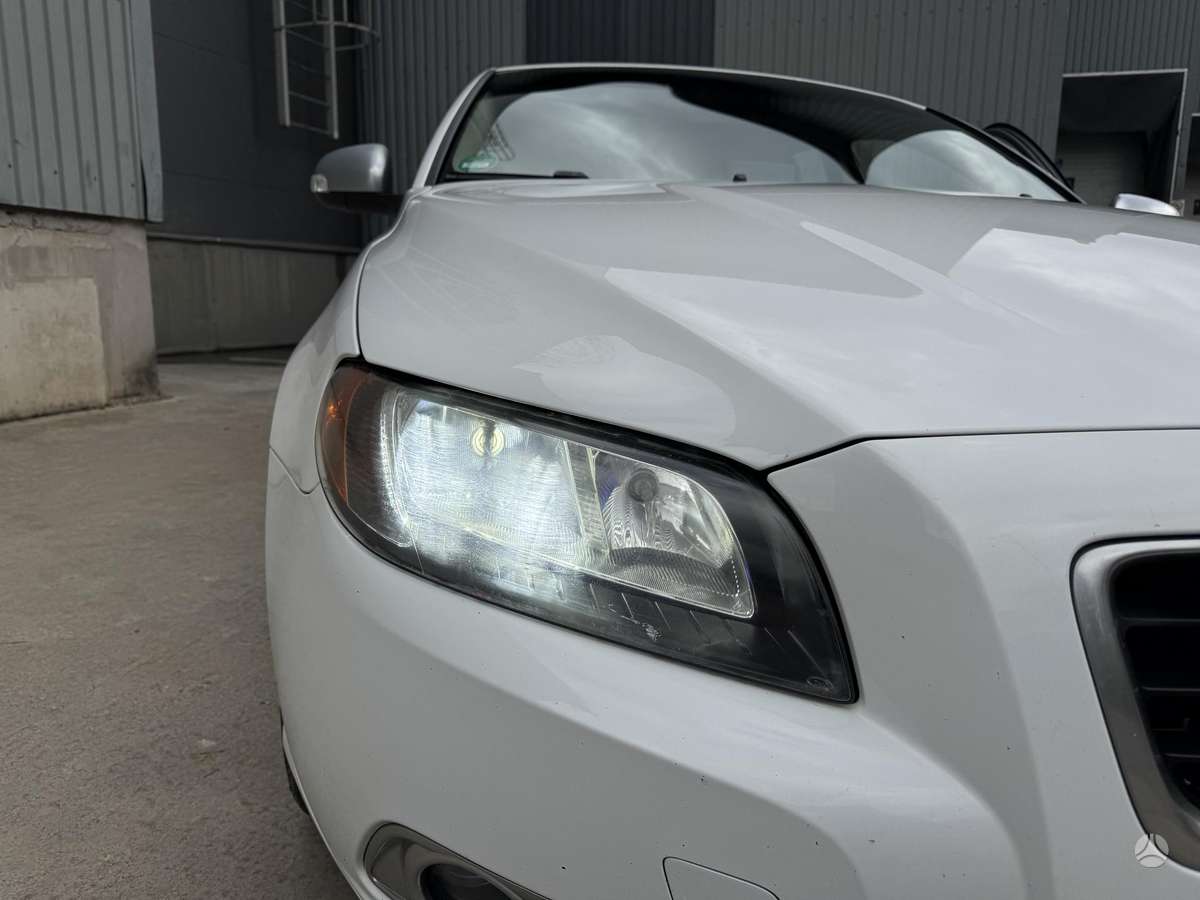 Volvo V70 2009 — photo 22