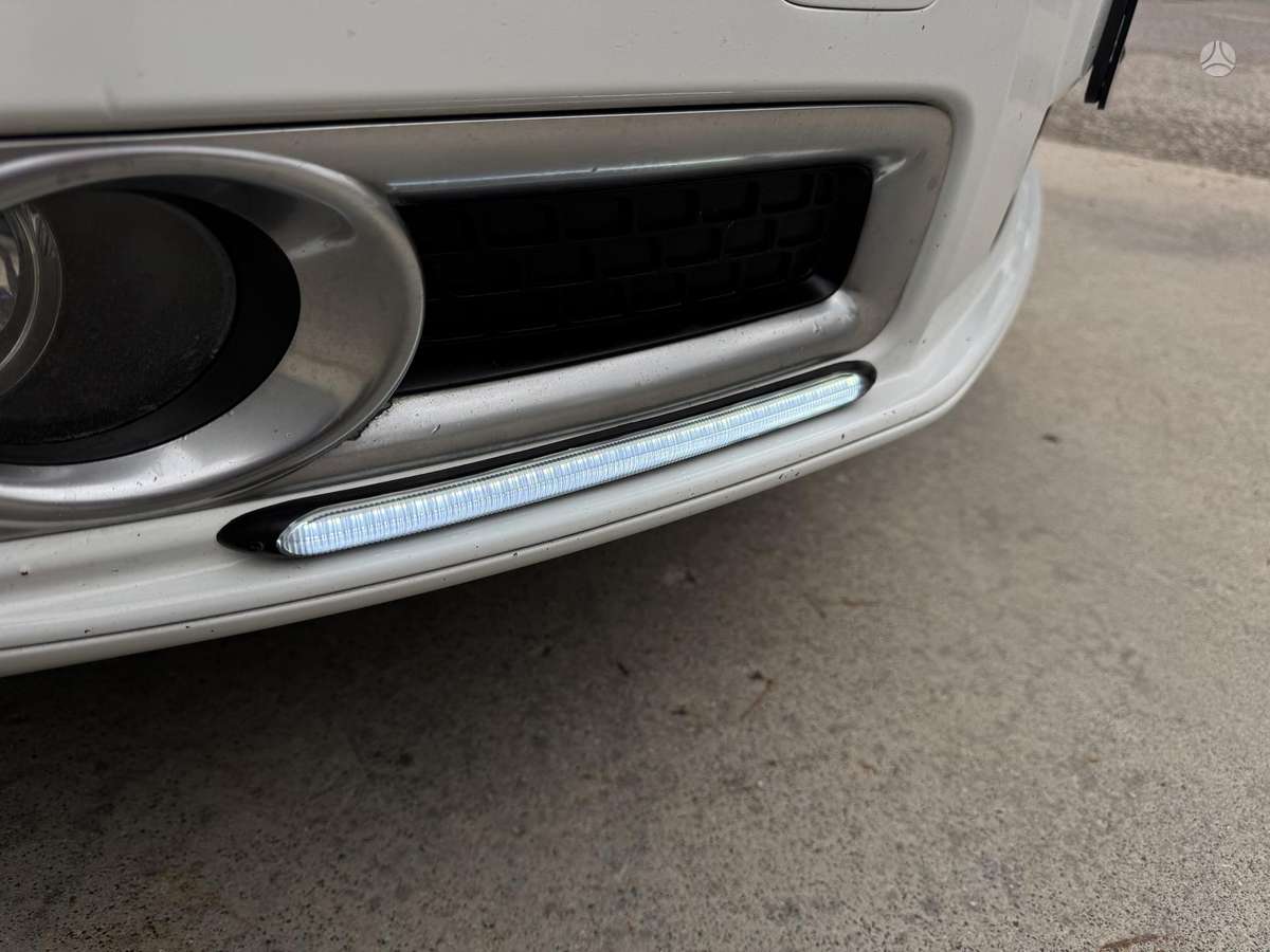 Volvo V70 2009 — photo 23