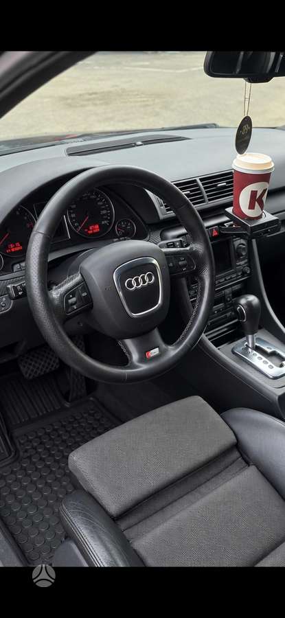 Audi A4 2006 — photo 9