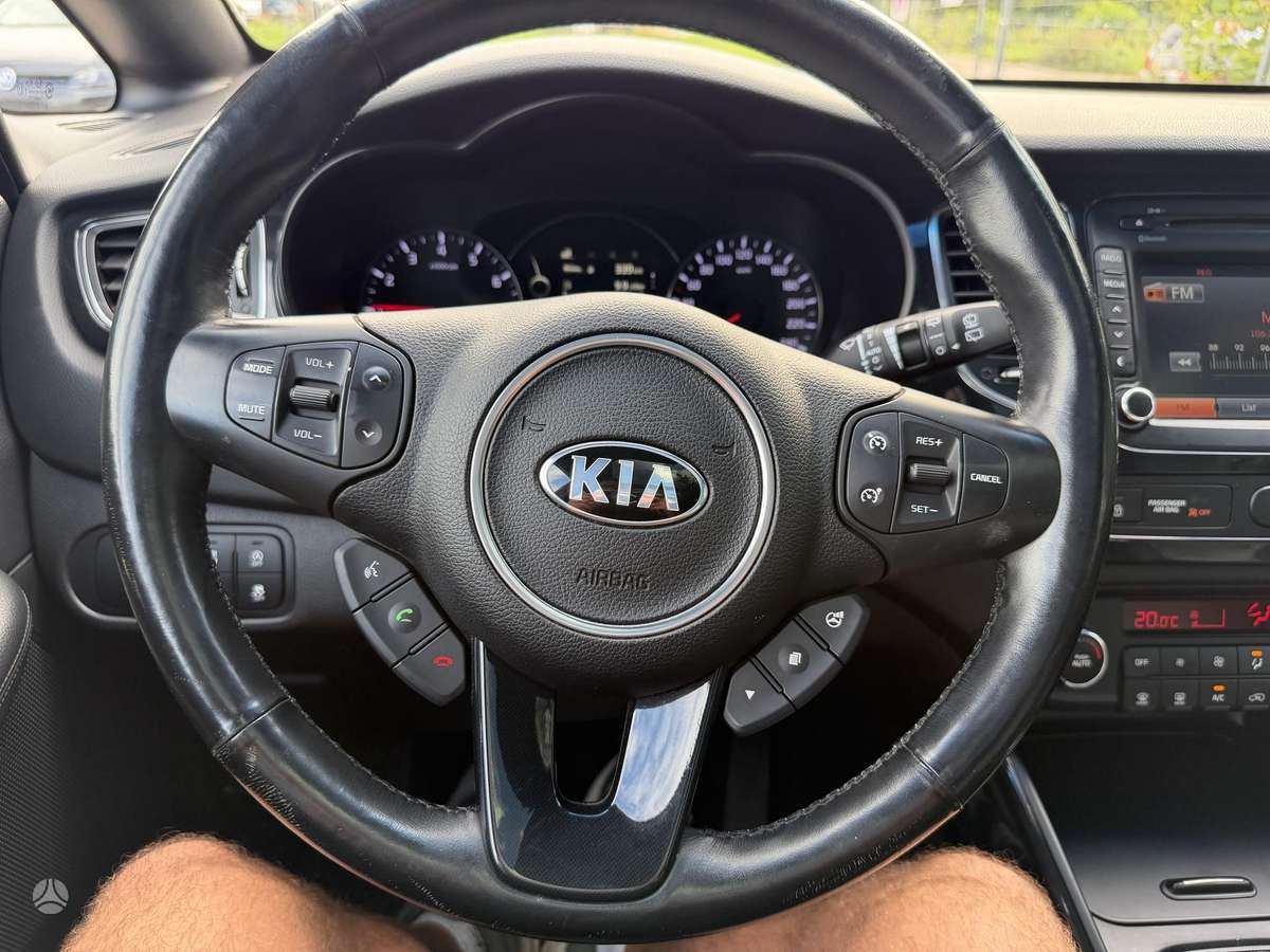 Kia Carens 2013 — photo 13