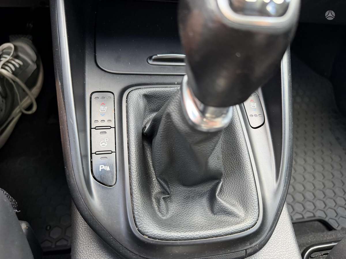 Kia Carens 2013 — photo 15