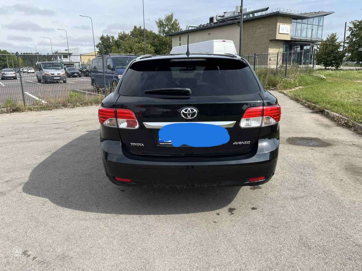 Toyota Avensis 2014 — vehicle for AFU Ukraine